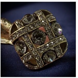 Heidi Daus Swarovski crystal statement ring